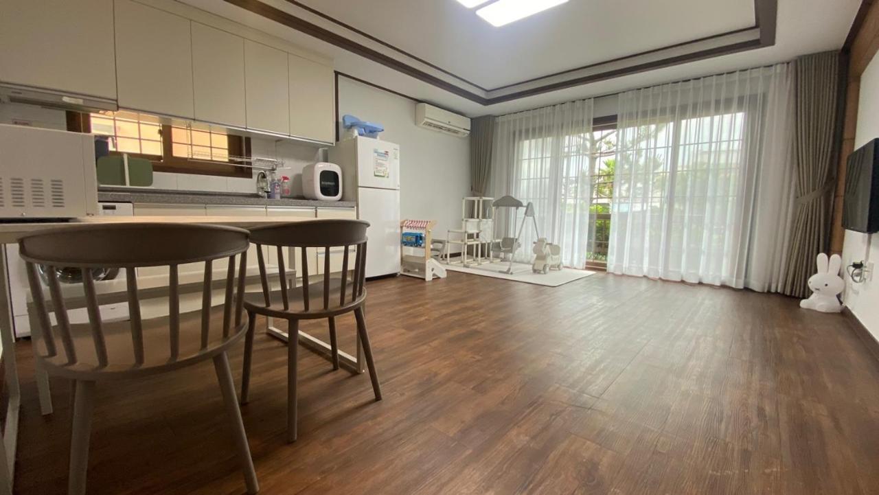 Jeju Time-Travel Pension Екстер'єр фото